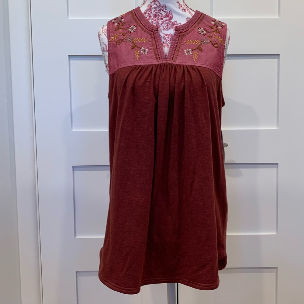NWT Sherpa Shaanti Embroidery Tank size M